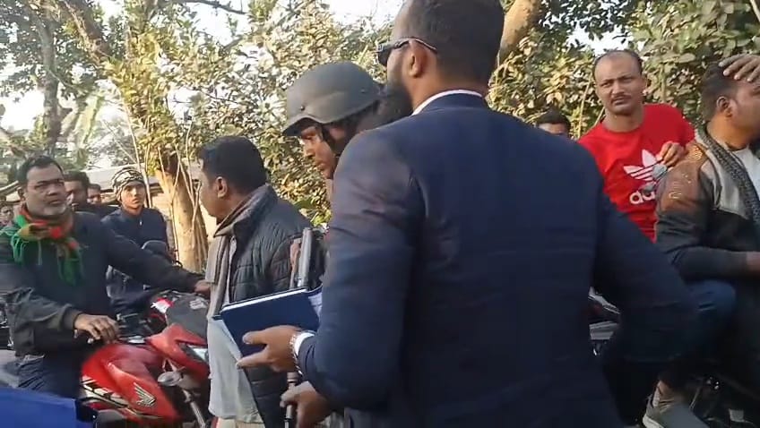 আলমডাঙ্গায় আচরণবিধি লঙ্ঘনে বিএনপি ও জামায়াত সমর্থককে ভ্রাম্যমাণ আদালতে জরিমানা