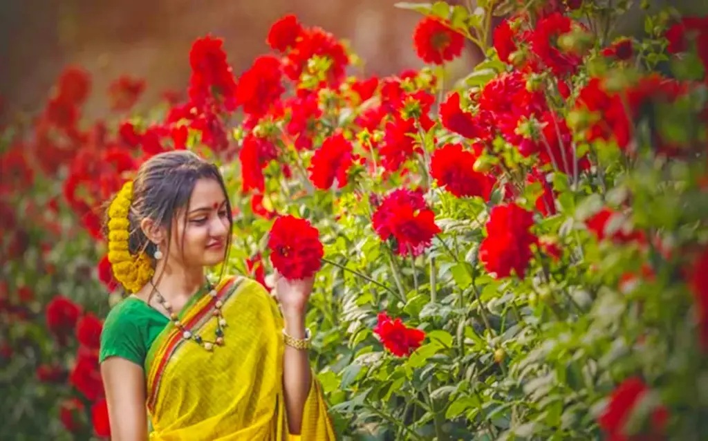 বাসন্তী রঙে রঙিন বাঙালির পহেলা ফাল্গুন