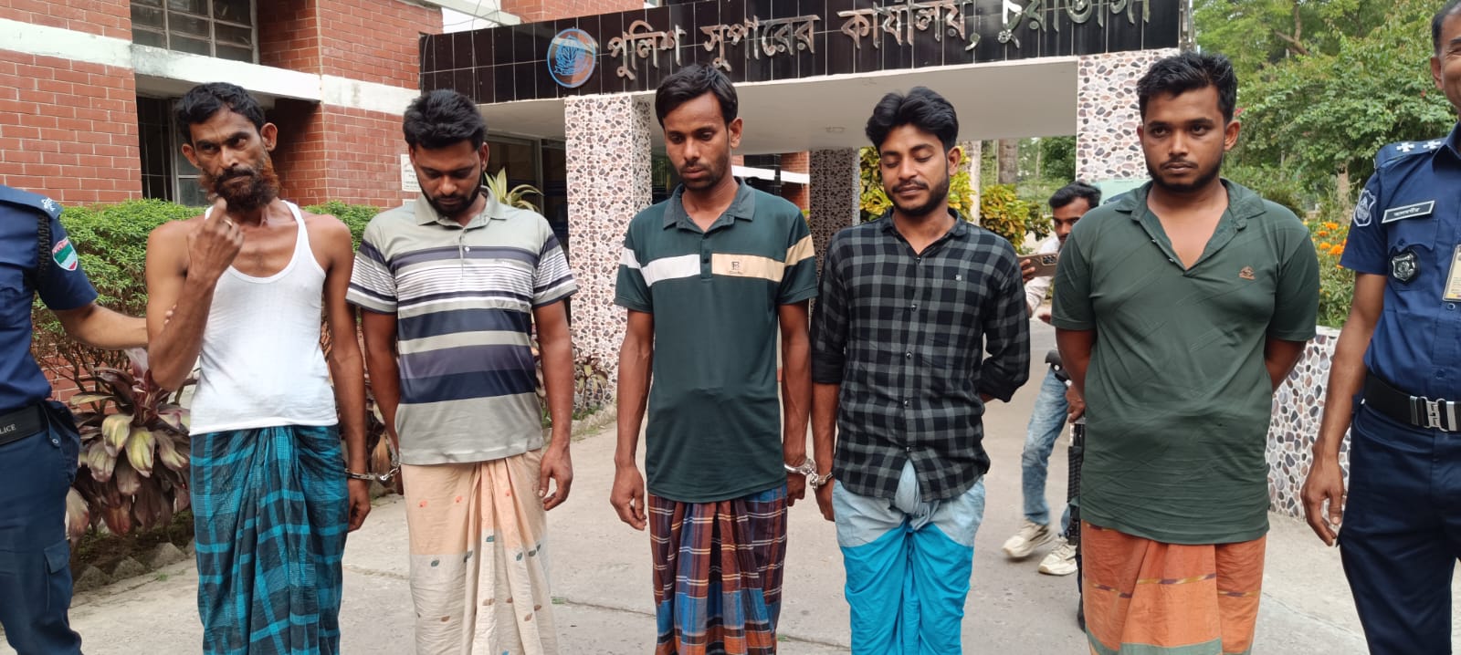 বিশ্বাসের ফাঁদে ফেলে খাদিমপুরে সংঘবদ্ধ ধর্ষণ, সামাজিক মূল্যবোধ প্রশ্নবিদ্ধ