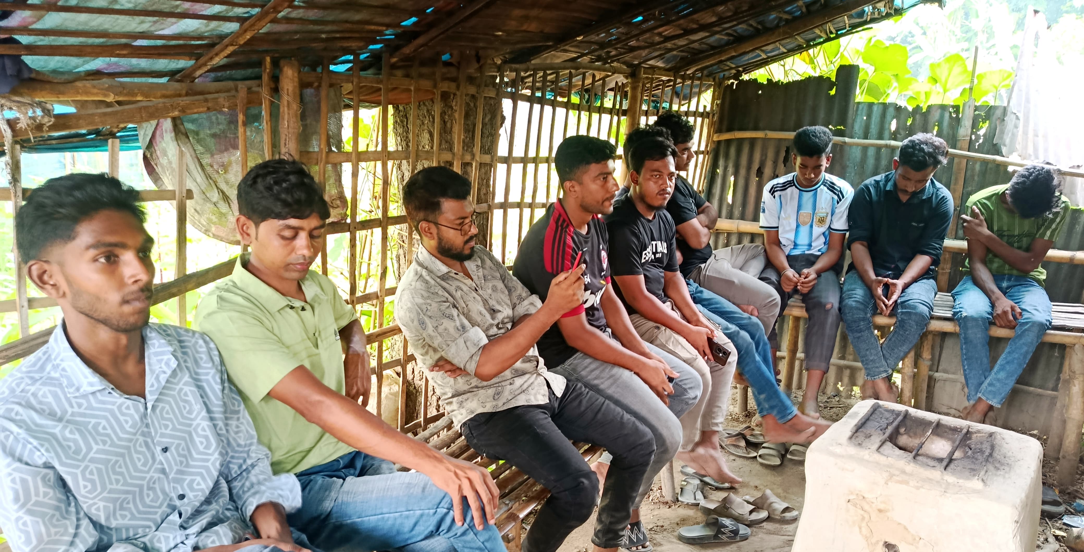 আলমডাঙ্গায় সনাতন ধর্মাবলম্বীদের জমি দখলের চেষ্টা, ককটেল বিস্ফোরণ: আটক ১৩