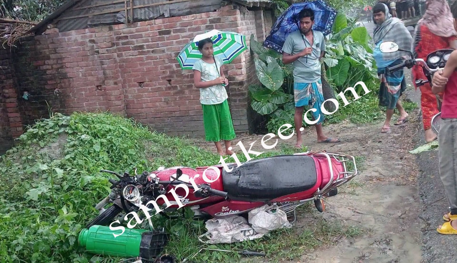 আলমডাঙ্গায় কাঠবোঝাই অবৈধ চ্যালো ইঞ্জিত চালিত লাটাহাম্বারের ধাক্কায় মোটরসাইকেল আরোহী নিহত
