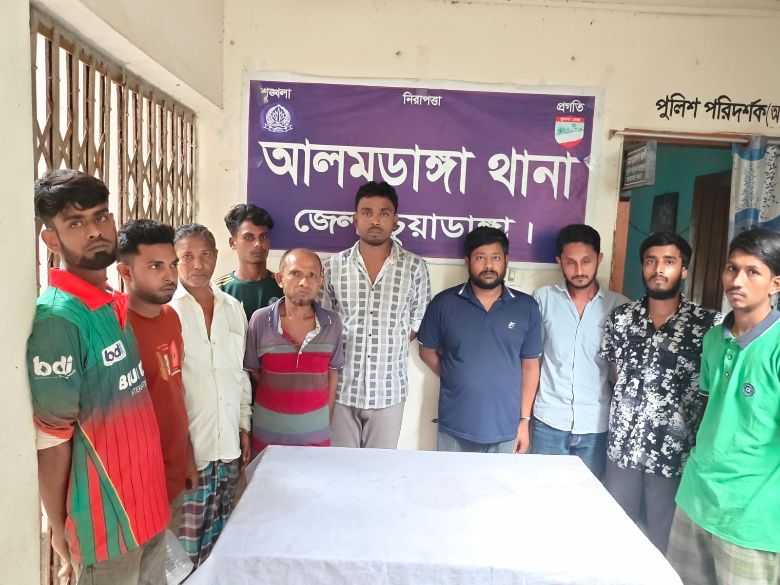 আলমডাঙ্গা মাদকবিরোধী ও গ্রেফতারী প‌রোয়ানা তা‌মিল অ‌ভিযা‌নে গ্রেফতার ১১
