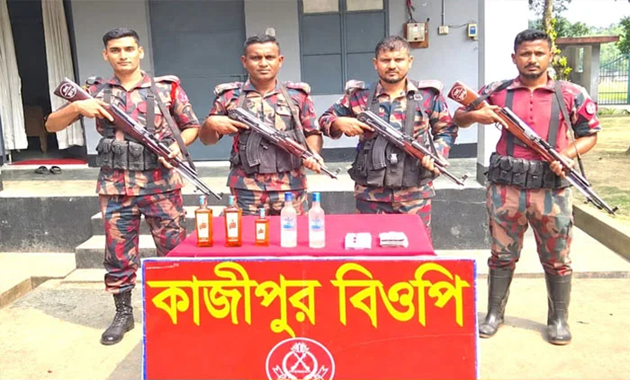 গাংনী সীমান্তে ৬ লাখ টাকার ভারতীয় চোরাচালান উদ্ধার করলো বিজিবি