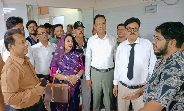 মেহেরপুর ২৫০ শয্যা হাসপাতালের অব্যবস্থাপনা ও পরিচ্ছন্নতাহীনতায় এমপি উর্মীর অসন্তোষ