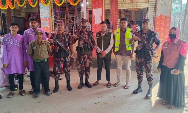 মেহেরপুর ও চুয়াডাঙ্গার ২৪টি পূজামণ্ডপে বিজিবির ১২ প্লাটুন মোতায়েন