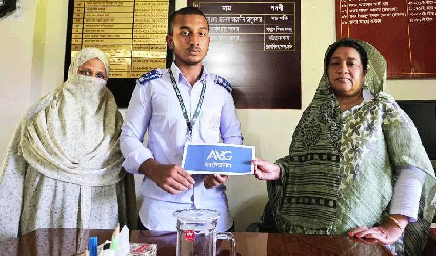 আর্থিক সংকটে অনিশ্চিত এসএসসি পরীক্ষা, শুভর পাশে এবিজি ফাউন্ডেশন